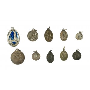 Medaliki pamiątkowe z Lourdes, różne wzory, 10 sztuk [64]