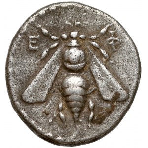 Ephesos, Ionia, Drachm (202-150 BC) Bee E-Φ / stag, palm tree