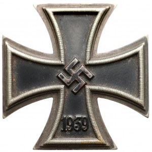 Krzyż Żelazny 1. Klasy 1939, sygn. L/52, na nakrętce