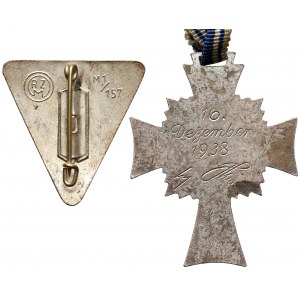 3rd Reich, set of two decorations for women