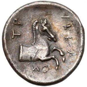 Thessaly, Tricca, AR Hemidrachm (440-400 BC) Thessalos holding a bull / horse forepart