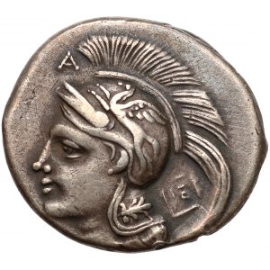 Lucania, Velia, AR Nomos (290-275 BC) Head of Athena, wearing Attic helmet decorated with Pegasos / Lion pulling down stag