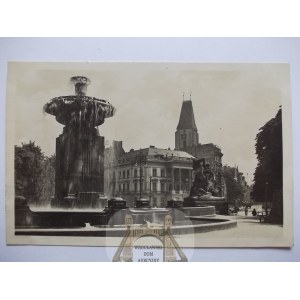 Breslau, Breslau, John Paul II Square, fountain, published by Semm, ca. 1935
