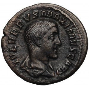 Římská říše, Maximus Verus, Denár - PIETAS AVG