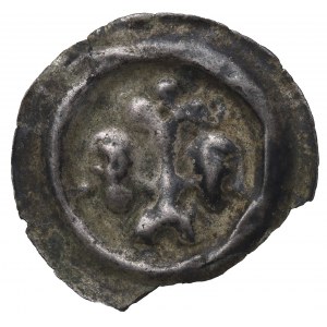 Dolná Lužica, 13. storočie, široký náramok, ľalia na podstavci a po stranách hlavy