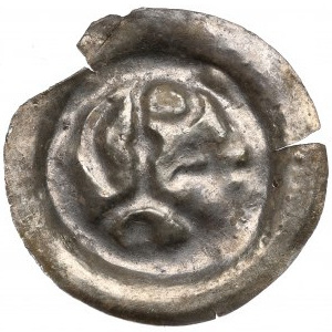 Neurčiteľný, brakteát z 13./14. storočia, pastier na oblúku s polmesiacom a hviezdou - ZRADKO