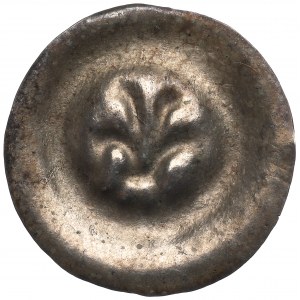 Nieokreślona dzielnica, brakteat XIII/XIVw., lilia heraldyczna z pręcikami