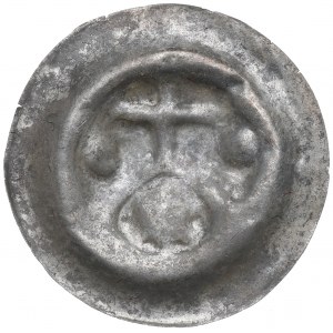 Neurčený okres, 13./14. století, brakteát, kříž na trámu se dvěma koulemi a hvězdou