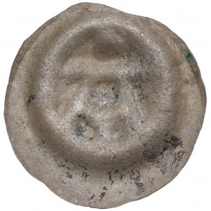 Pomorze Zachodnie, Tąglim, brakteat XIII-XIVw., gotycka litera A i duża kropka