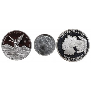 Medaillensatz und Silbermünzen