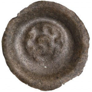 Nespecifikovaná oblast, 13./14. století brakteát, hlava s vlasy