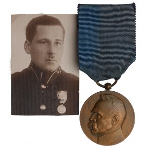 II RP, Medal Dziesięciolecia Odzyskanej Niepodległości ze zdjęciem