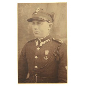 Żołnierz z Krzyżem na Śląskiej Wstędze Waleczności, 27 pp, II RP