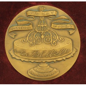 Medal 105-lecie firmy Blikle z dedykacją na wizytówce Jerzego Blikle.