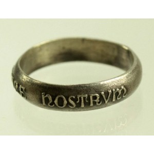 Ring aus weißem Metall mit der Aufschrift PRO MARE NOSTRUM