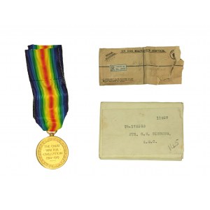 Brytyjski medal pamiątkowy za udział w I wojnie św, z pudełkiem i kopertą.