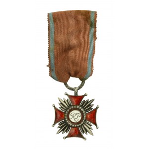 II RP, Srebrny Krzyż Zasługi. Wyk. S. Owczarski. Srebro.