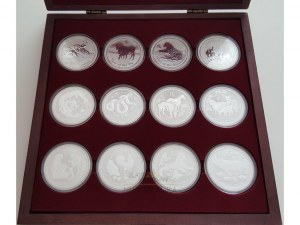 Lunární kalendář II. kompletní set stříbrných mincí-12x1 Oz, kapsle, etue, Ag 999,