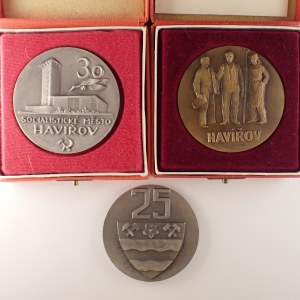 ČSSR / AE med. 20 let Havířov, věnování, brony, orig. etue, Med. 25 let Havířov, bíly kov, Med. 30 let Havířov...