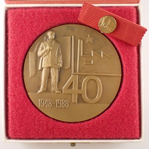 ČSSR / AE med. 40. výročí Vítězného února, miniatura, dekret, orig. etue,