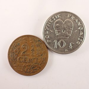 Francouzská Polynésie / 10 Francs 1979, Curacao - 2 1/2 Cent 1944, 2 ks