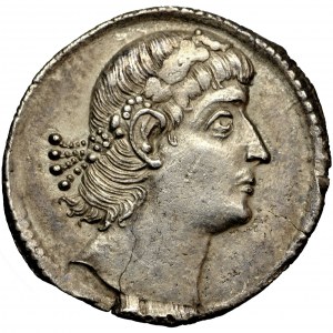 Roman Empire, Constantine II (337-340), AR Siliqua, AD 337-340, mint of Constantinople.