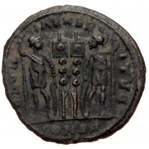 Constantine I (307/10-337) AE follis (Bronze 2,48g 19mm) Constantinople, 330-335. Obv: CONSTANTINVS MAX AVG, rosette-d