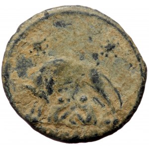 Commemorative Series, 330-354, AE follis (Bronze, 18,6 mm, 2,70 g). Obv: VRBS ROMA, helmeted and mantled bust of Roma t