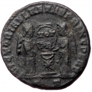 Constantine I (307/10-337), Ticinum, AE follis (Bronze, 16,7 mm, 2,80 g), 318-319. Obv: IMP CONSTANTINVS MAX AVG, laurea
