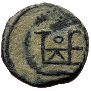 Theodosius II (402-450), Constantinopolis, AE nummus (Bronze, 12,0 mm, 1,14 g), 445-450. Obv: D N THEODO[SIVS P F AVG],