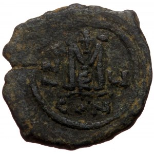 Maurice Tiberius (582-602) AE Follis or 40 Nummi (Bronze 10,88g 32mm) Dated RY 6 = AD 587/8. Constantinople. 5th officin