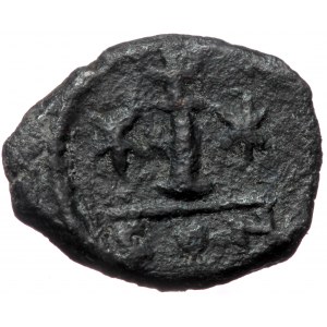Justin II (565-578), Constantinopolis, AE dekanummium (Bronze, 18,6 mm, 3,35 g). Obv: D N IV[STINV]S P P AV, facing bus
