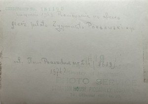 (22) GEN. SIKORSKI PROMUJE NA OFICERA SIERŻ. PILOTA 1943
