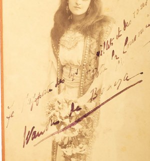 Fotografia kartonikowa Wanda de Bończa [1872 - 1902] francuska aktorka, z domu Wanda Marie Emilie Rutkowska, z dedykacją i autografem artystki