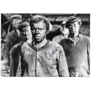 [OPANIA Marian]. Signature of the actor on a black and white photo showing him in the film Pearl in the Crown.