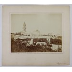 [KIJÓW - fragment městského panoramatu s pohledem na Pečerskou lávru - pohled na fotografii]. [2. polovina 60. let 19. století]....