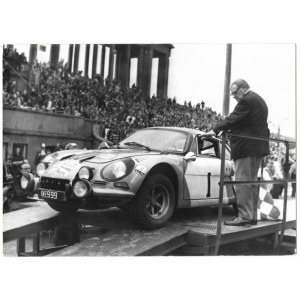 [Automobilový šport - Sobieslaw Zasada na 34. Rajde Poľska - situačné fotografie]. [12 VII 1974]...