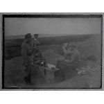 [Poľské légie - boje a každodenný život - situačné fotografie]. [1915/1916]. Súbor 14 sklenených platní form....