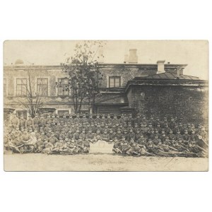 [Polská armáda - vedlejší rota vrchního velitele - skupinová fotografie]. [počátek 20. let 20. století]. Formát fotografie....