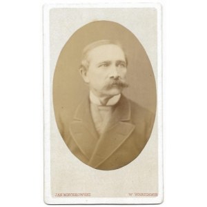 [DEMBOWSKI Tytus - portrait photograph]. [1880?]. Photograph in oval form. 7.8x5.3 cm on original backing form....