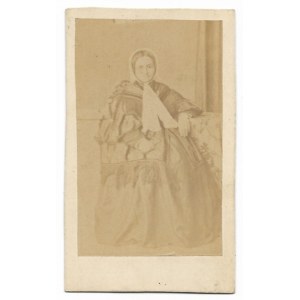 [FOTOGRAFIA pozowana - kobieta w starszym wieku]. [2. poł. XIX w.]. Fotografia form. 8,1x5,...