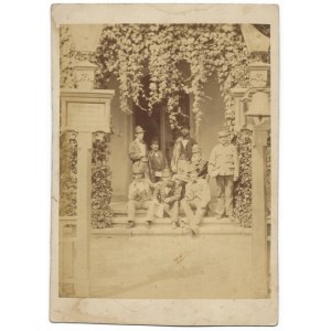 [PHOTO posed - awaiting transport]. [late 19th/early 20th century]. Photograph form. 13,1x10,...