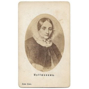 [HOFFMANNOWA Klementyna geb. Tańska - Porträtfoto]. [nicht vor 1875]. Fotografie in ovaler Form....