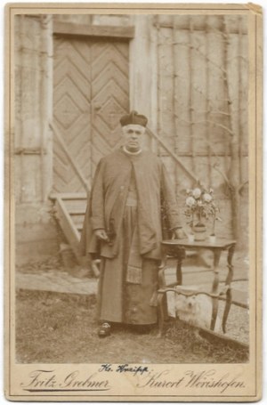 [KNEIPP Sebastian, ksiądz - fotografia portretowa, pozowana]. [2. poł. XIX w.]. Fotografia form. 14,5x9,...