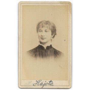 [PAJZDERSKA Helena Janina, pseud. Hajota - fotografia portretowa]. [lnie po 1888]. Fotografia w owalu form. 8,...