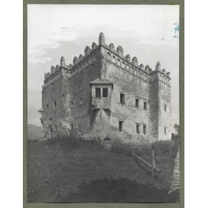 [FRYDMAN - castle before reconstruction and St. Stanislaus Church - view photographs]. [not after 1910]....