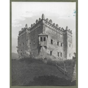 [FRYDMAN - zámek před rekonstrukcí a kostel svatého Stanislava - prohlédněte si fotografie]. [ne po roce 1910]...