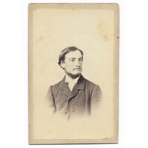 [RZEPNIKOWSKI Teofil - fotografia portretowa]. [nie po 1865]. Fotografia form. 8,6x5,4 cm na oryg. podkładzie form....