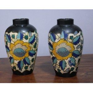 A pair of Brentleigh Ware Marden vases