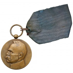 Medal Dziesięciolecia Odzyskanej Niepodległości 1918-1928